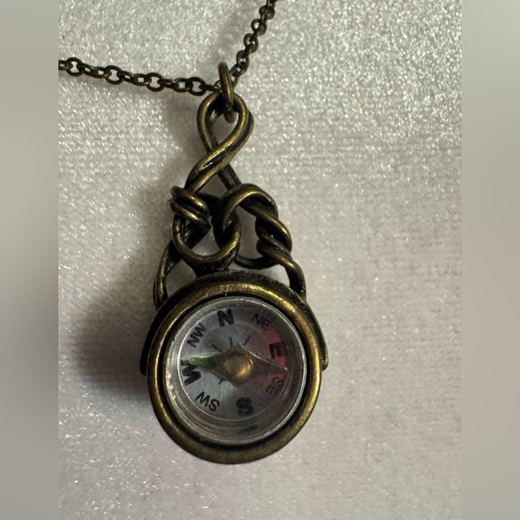 Vintage Style Working Compass Necklace Antiqued Brass Wire Wrap Pendant - Picture 3 of 10